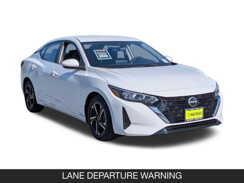 Used 2024 Nissan Sentra SV image 2