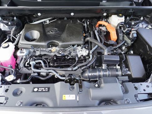 Certified 2025 Toyota RAV4 LE image 23