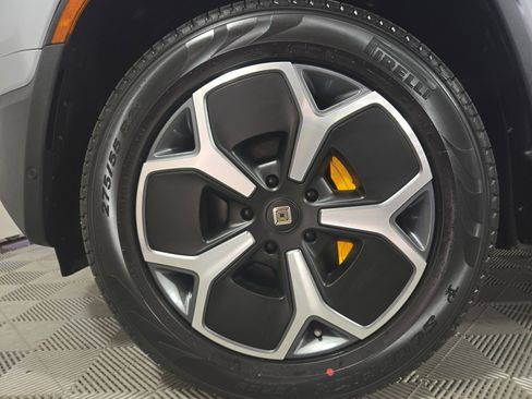 Used 2022 Rivian R1T Launch Edition image 9