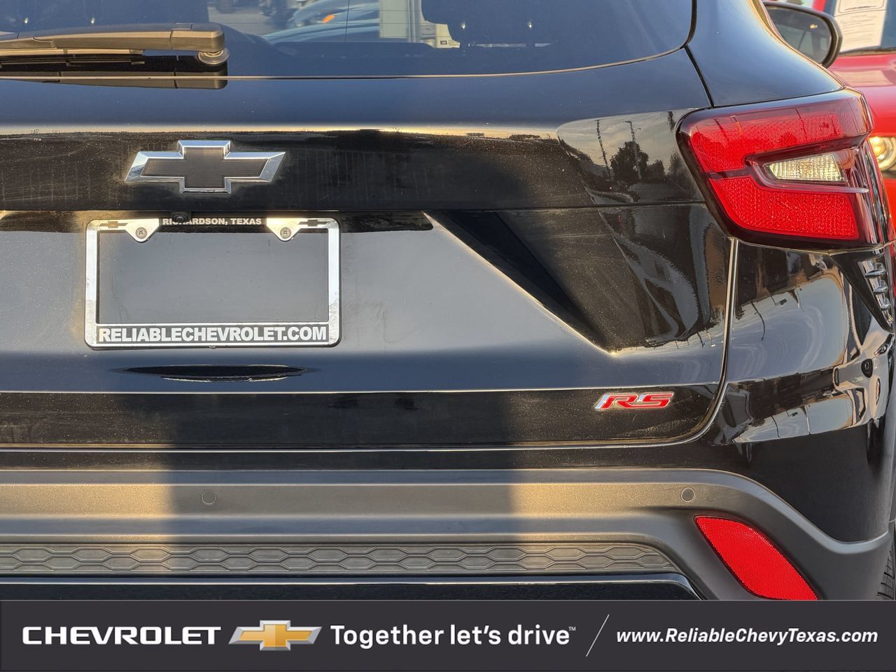 Used 2025 Chevrolet Trax RS w/ Sunroof Package FWD image 8