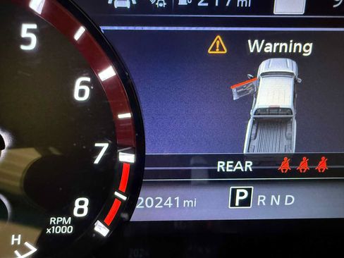 Used 2023 Nissan Frontier PRO-4X w/ Pro Convenience Package AWD/4WD image 26