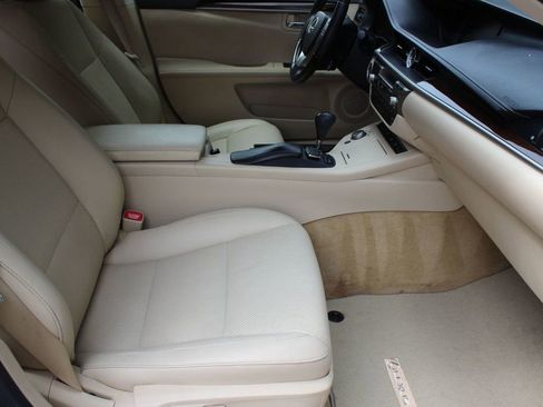 Used 2015 Lexus ES 350 w/ Luxury Package FWD image 23