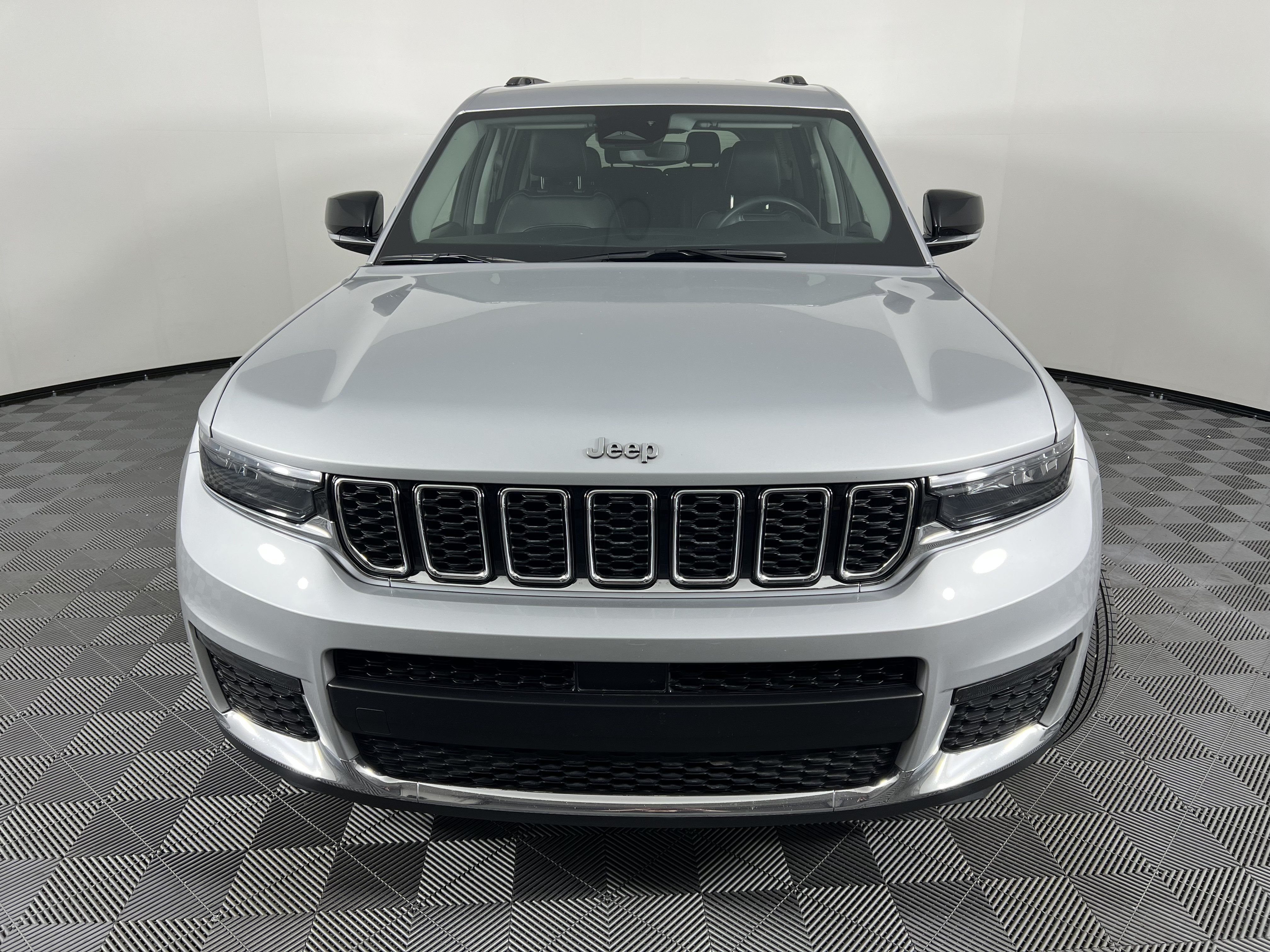 Used 2021 Jeep Grand Cherokee L Limited AWD/4WD image 5