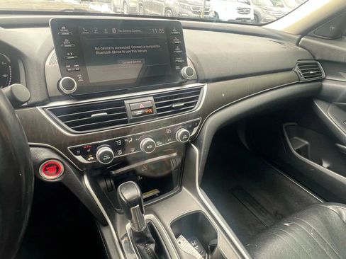 Used 2018 Honda Accord Touring image 16