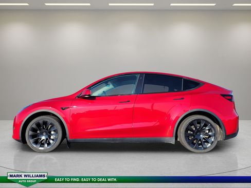 Used 2022 Tesla Model Y Long Range AWD/4WD image 7