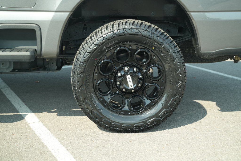 Used 2025 Ford F250 Lariat w/ Black Appearance Package AWD/4WD image 49