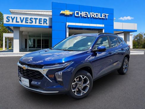 Used 2024 Chevrolet Trax LT FWD image 1