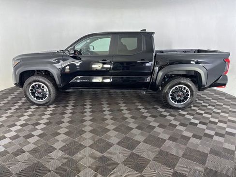 Used 2024 Toyota Tacoma TRD Off-Road w/ TRD Off Road Upgrade Package AWD/4WD image 10