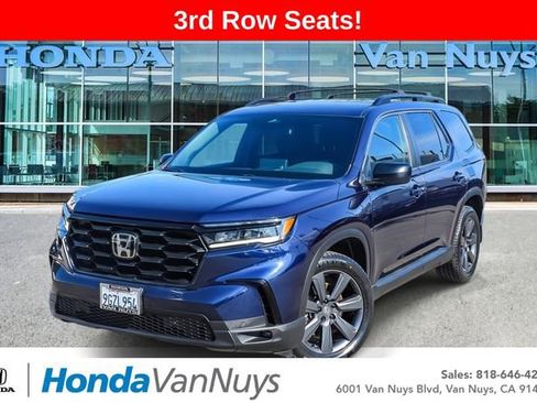 Used 2023 Honda Pilot Sport image 1