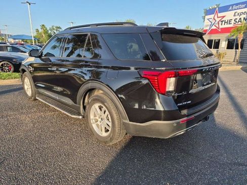 Certified 2025 Ford Explorer Active w/ Active Comfort Package RWD image 3