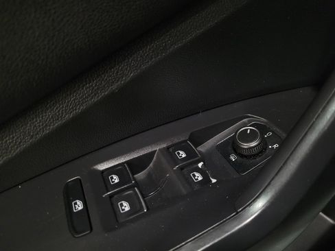 Used 2024 Volkswagen Jetta SE FWD image 27
