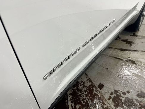 New 2025 Jeep Grand Cherokee L Limited w/ Luxury Tech Group II image 28