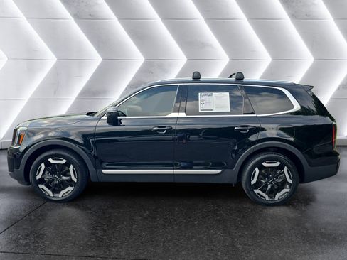 Used 2023 Kia Telluride EX w/ EX Captain's Chair Package AWD/4WD image 2