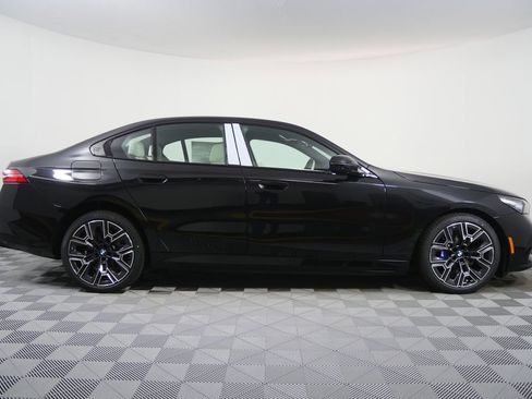 New 2026 BMW i5 eDrive40 w/ M Sport Package image 2