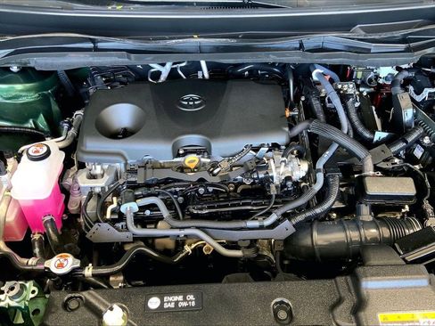 Used 2024 Toyota Sienna LE image 9