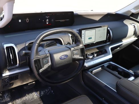 Used 2025 Ford Expedition Max Platinum image 26