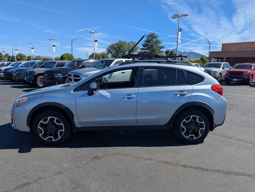 Used 2017 Subaru Crosstrek 2.0i Premium w/ Moonroof Package AWD/4WD image 8