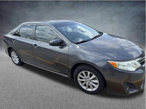 Used 2012 Toyota Camry LE FWD image 9