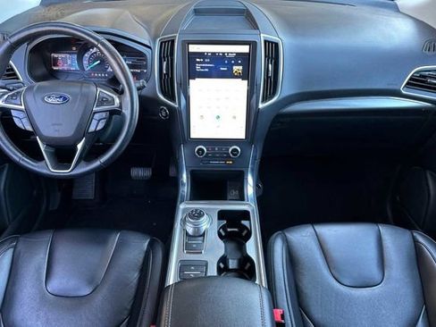 Certified 2022 Ford Edge Titanium image 5