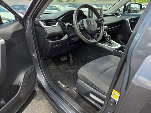 Used 2019 Toyota RAV4 LE w/ All Weather Liner Package AWD/4WD image 10