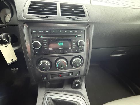 Used 2009 Dodge Challenger R/T image 13