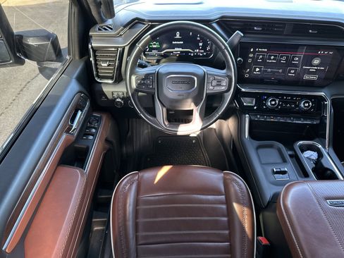 Certified 2025 GMC Sierra 2500 Denali Ultimate AWD/4WD image 25