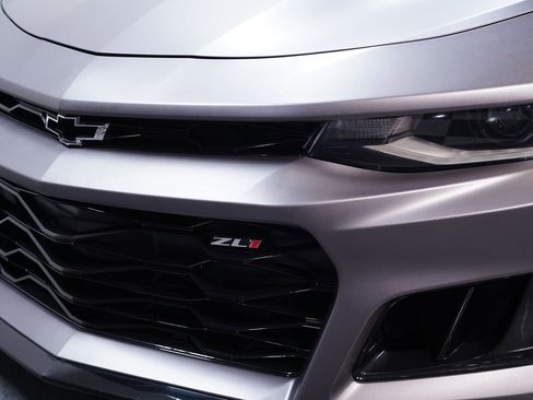 Used 2018 Chevrolet Camaro ZL1 image 18