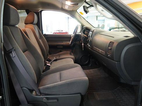 Used 2009 Chevrolet Silverado 1500 LT w/ Power Pack Plus AWD/4WD image 32
