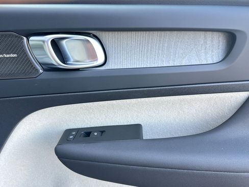 New 2026 Volvo XC40 B5 Ultra w/ Climate Package image 19