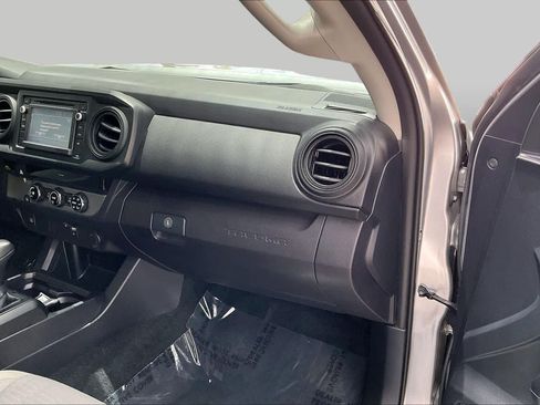 Used 2018 Toyota Tacoma SR w/ SR Convenience Package RWD image 19