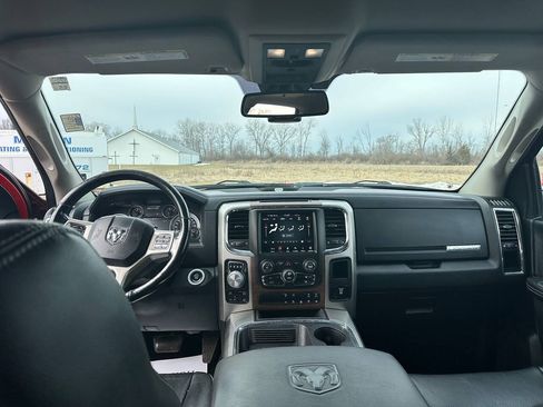 Used 2018 RAM 1500 Laramie w/ Convenience Group AWD/4WD image 17