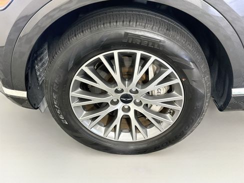 Used 2025 Genesis GV80 2.5T Standard AWD/4WD image 11