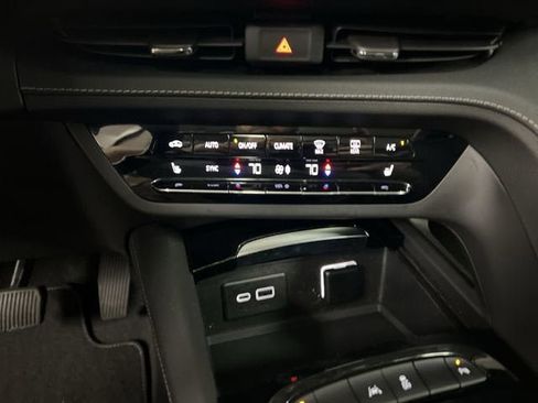 Used 2021 Buick Envision Essence image 17