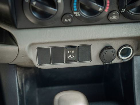 Used 2015 Toyota Tacoma PreRunner w/ Convenience Package RWD image 28