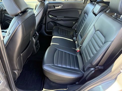 Used 2024 Ford Edge SEL image 12