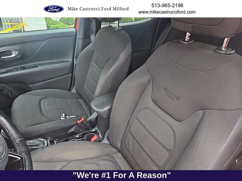 Used 2017 Jeep Renegade Altitude AWD/4WD image 9