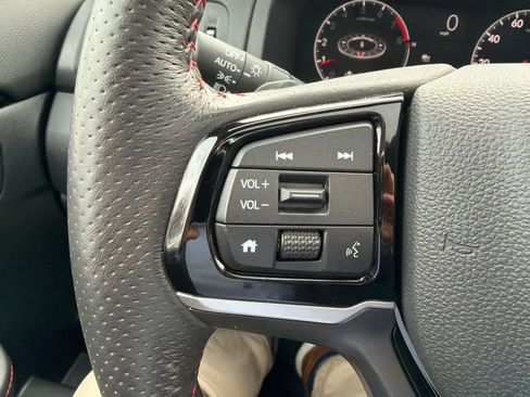 Used 2025 Honda Ridgeline Black Edition image 35