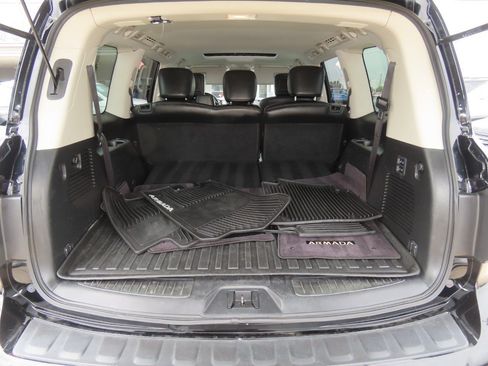 Used 2017 Nissan Armada Platinum w/ Interior Lighting Package RWD image 14