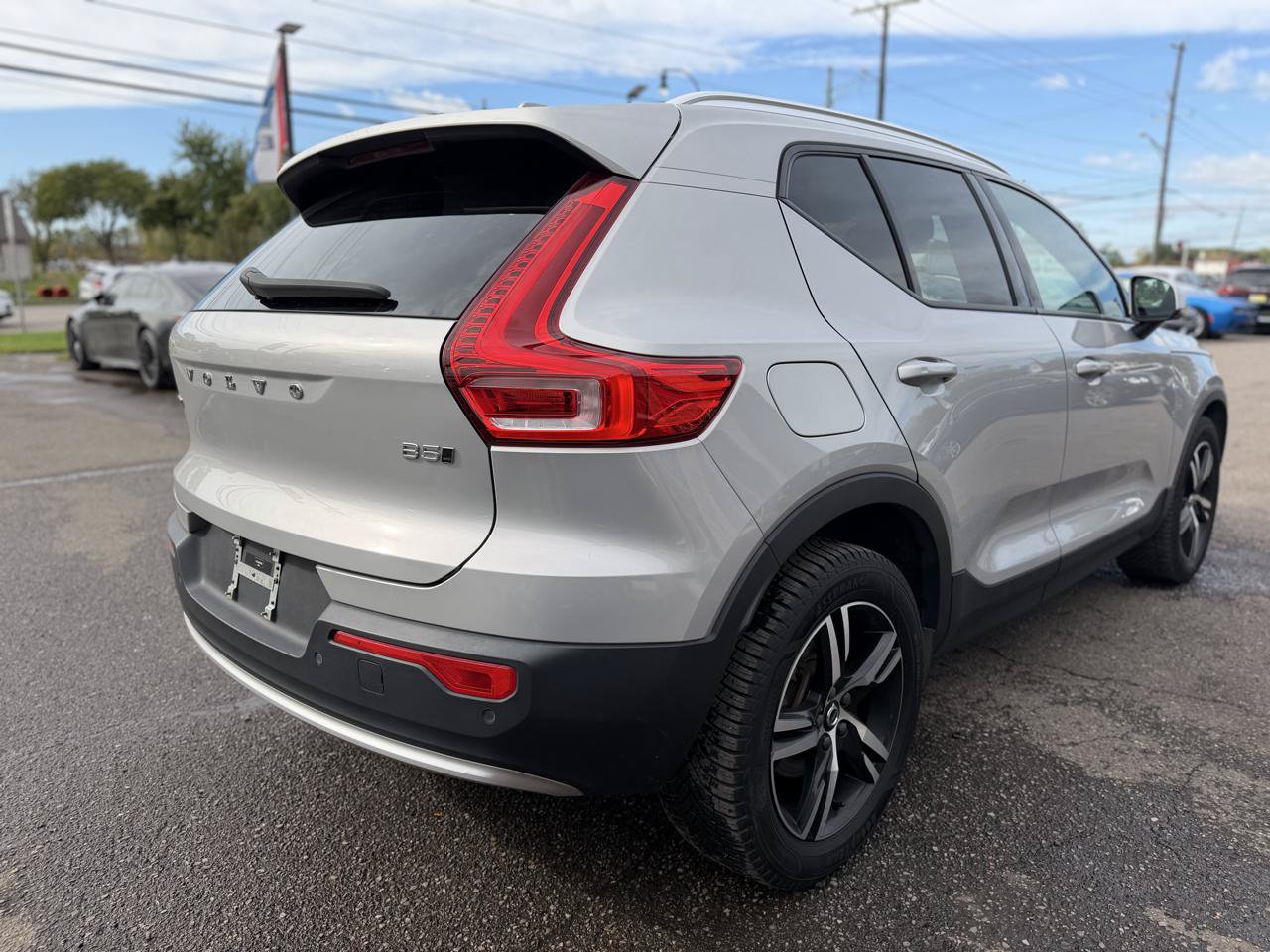 Used 2023 Volvo XC40 B5 Core AWD/4WD image 6