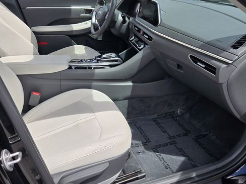 Certified 2023 Hyundai Sonata SEL w/ Convenience Package FWD image 16