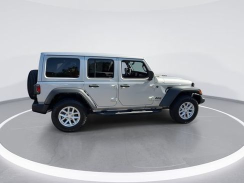Used 2023 Jeep Wrangler Unlimited Sport w/ Sun And Sound Package AWD/4WD image 9