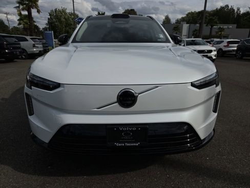 New 2025 Volvo EX90 Plus w/ Protection Package Premier image 11