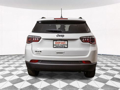 New 2026 Jeep Compass Latitude image 11