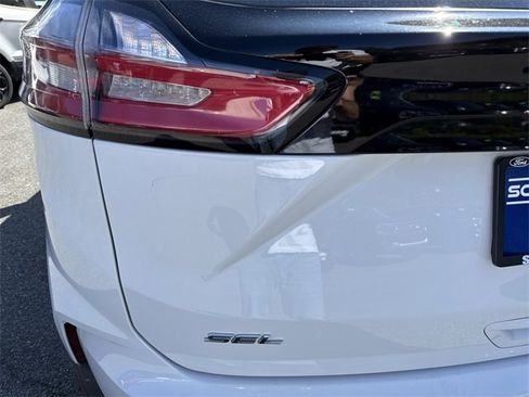 Used 2022 Ford Edge SEL w/ Convenience Package image 36
