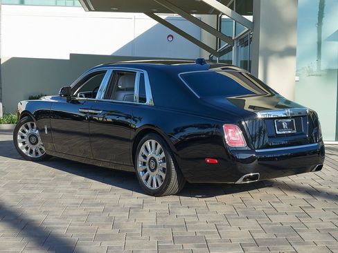 Used 2021 Rolls-Royce Phantom Sedan image 7