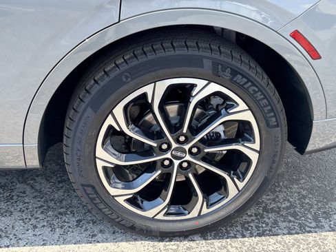 New 2025 Lincoln Nautilus Reserve image 14