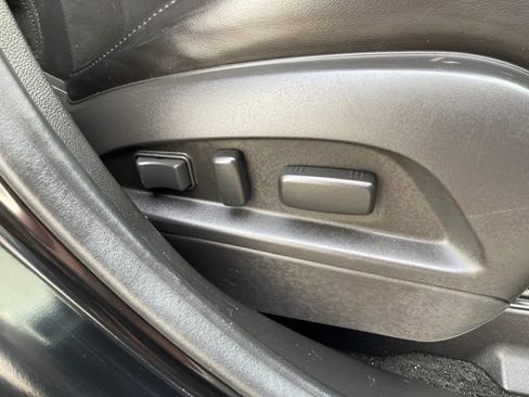 Used 2017 Chevrolet Equinox Premier w/ Enhanced Convenience Package image 34