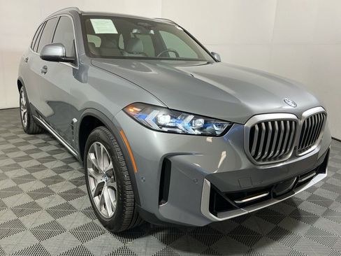 Certified 2025 BMW X5 xDrive50e image 4