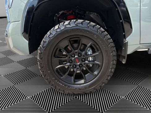 Used 2026 Toyota Tundra Platinum w/ TRD Off-Road Package AWD/4WD image 9
