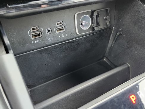 Used 2023 Jeep Grand Cherokee Limited image 10